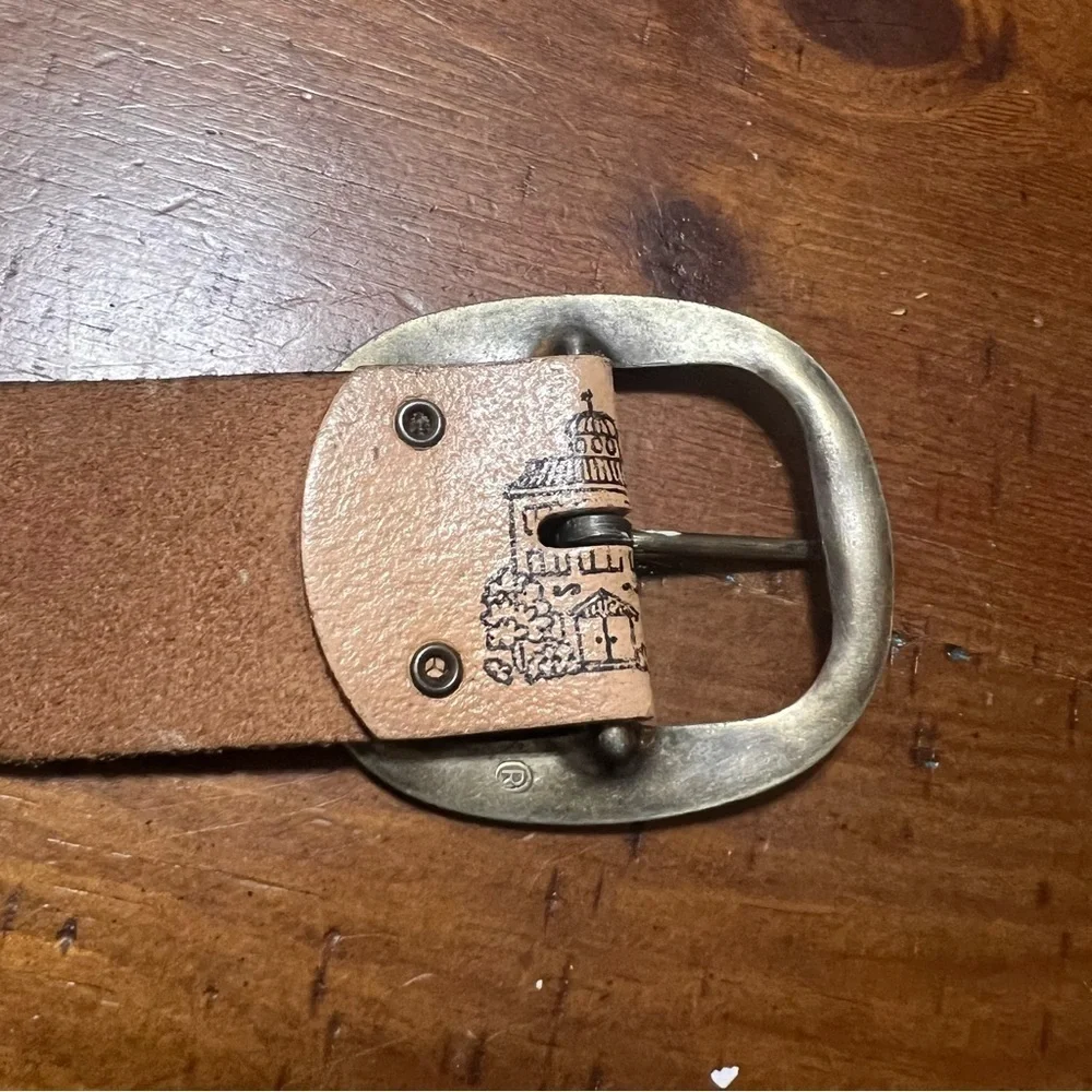 Leather men’s belt with brass hardware, tooled, size M 34-36, preowned